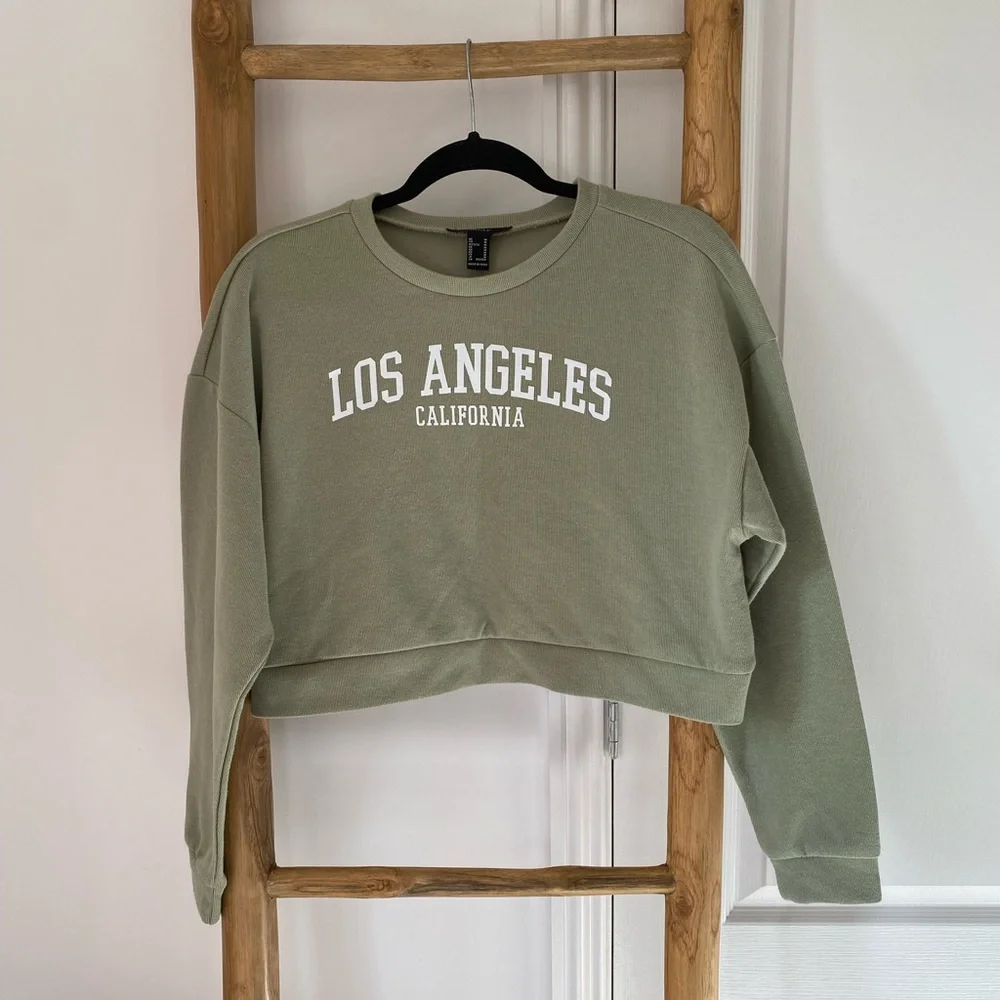 Forever 21 Cropped Los Angeles Pullover Sweatshirt Green Women's Medium